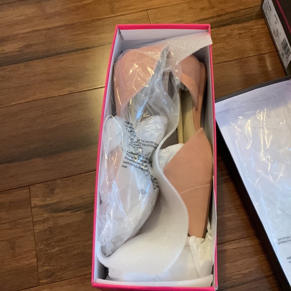 VINCE CAMUTO 'Halia' d'Orsay Pointy Toe Flat Size 7 in Rose Glow - Picture 3 of 3